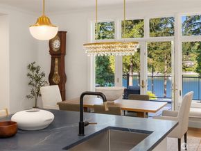 11710 Arrow Point Drive NE, Bainbridge Island WA 98110