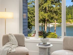 11710 Arrow Point Drive NE, Bainbridge Island WA 98110