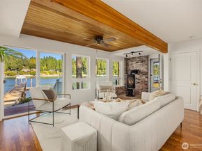 11710 Arrow Point Drive NE, Bainbridge Island WA 98110