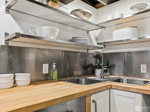 1018 NE 96th Street, Seattle WA 98115