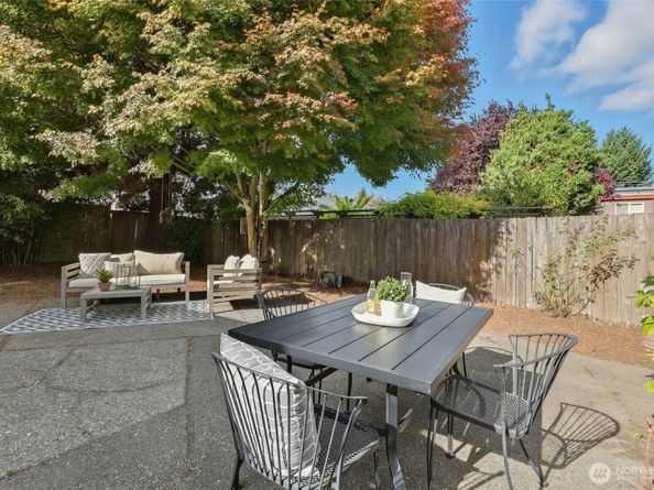 1018 NE 96th Street, Seattle WA 98115