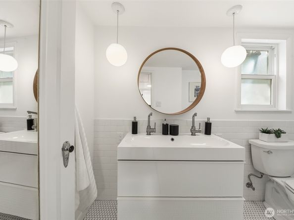 1018 NE 96th Street, Seattle WA 98115