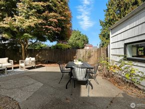 1018 NE 96th Street, Seattle WA 98115