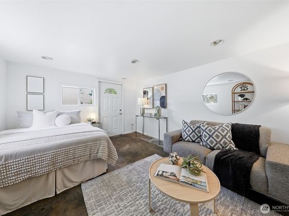 1018 NE 96th Street, Seattle WA 98115