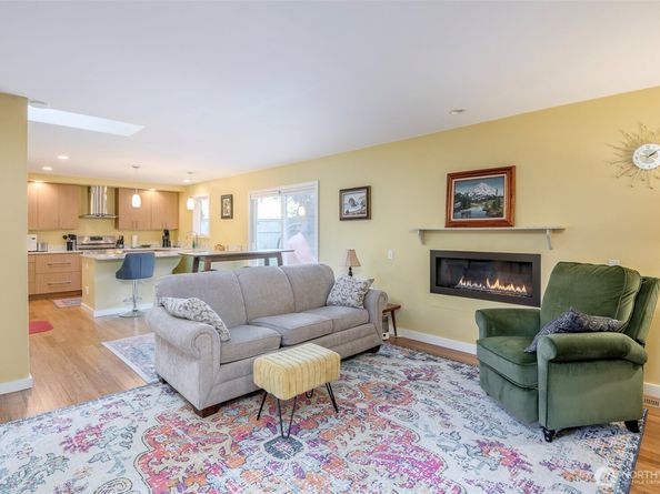 30402 12th Avenue SW, Federal Way WA 98023