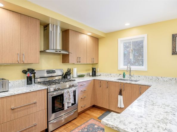 30402 12th Avenue SW, Federal Way WA 98023