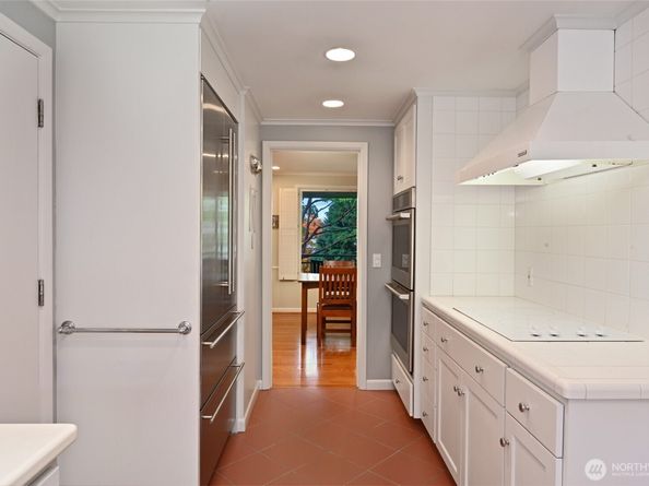 2610 42nd Avenue W, Seattle WA 98199
