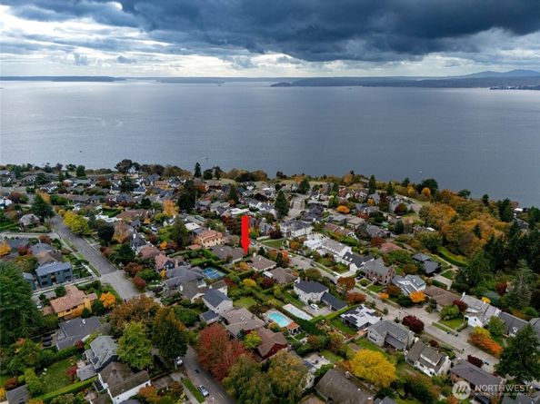 2610 42nd Avenue W, Seattle WA 98199