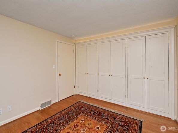 2610 42nd Avenue W, Seattle WA 98199
