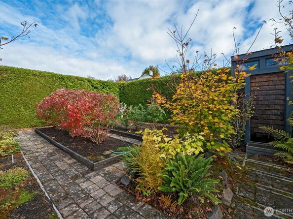 2610 42nd Avenue W, Seattle WA 98199