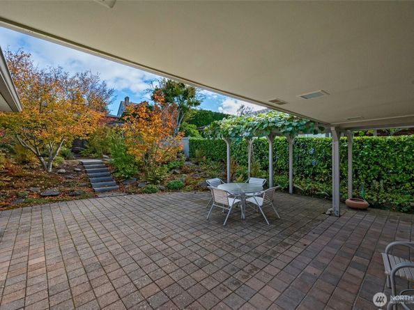 2610 42nd Avenue W, Seattle WA 98199