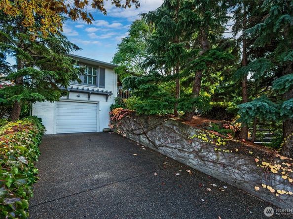 2610 42nd Avenue W, Seattle WA 98199