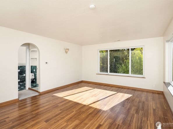 11906 23rd Avenue SW, Burien WA 98146