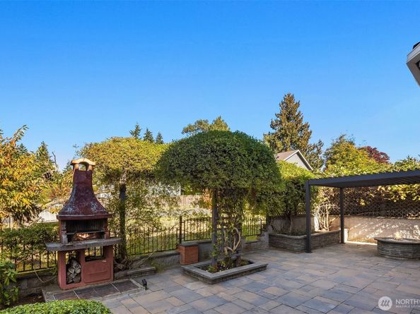 11906 23rd Avenue SW, Burien WA 98146