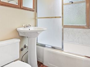 7536 13th Avenue NW, Seattle WA 98117