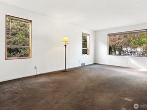 7536 13th Avenue NW, Seattle WA 98117