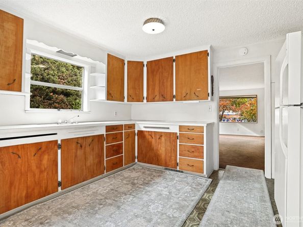 7536 13th Avenue NW, Seattle WA 98117