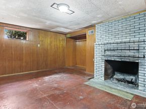 7536 13th Avenue NW, Seattle WA 98117