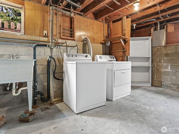 7536 13th Avenue NW, Seattle WA 98117