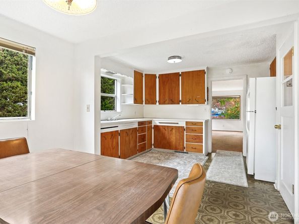 7536 13th Avenue NW, Seattle WA 98117