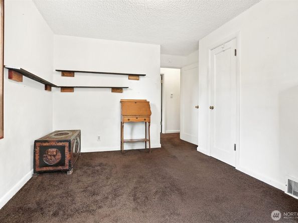 7536 13th Avenue NW, Seattle WA 98117