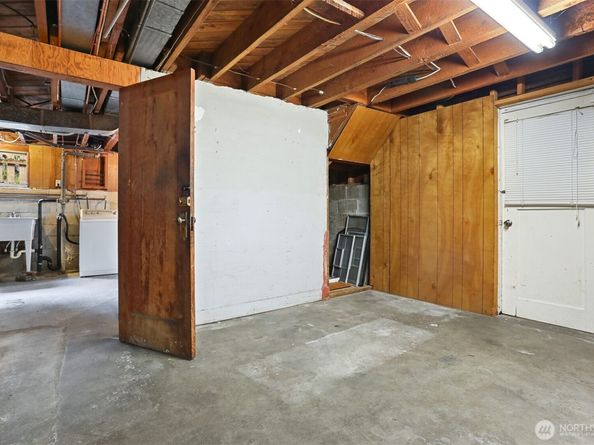 7536 13th Avenue NW, Seattle WA 98117