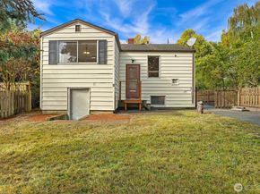 7536 13th Avenue NW, Seattle WA 98117