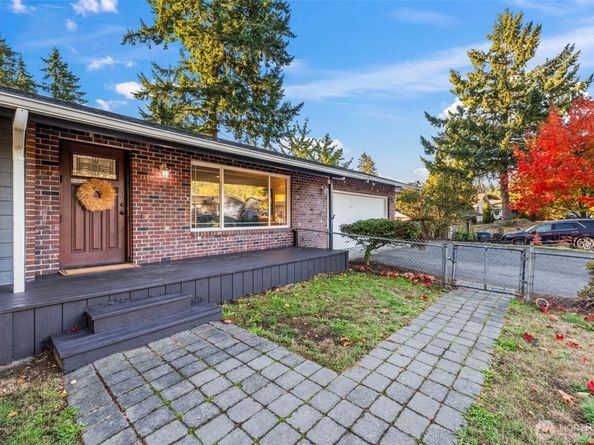 3300 Madrona Drive SE, Port Orchard WA 98366