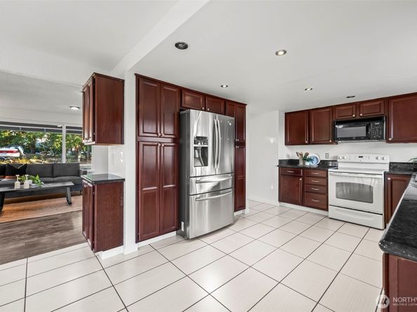 3300 Madrona Drive SE, Port Orchard WA 98366