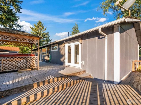 3300 Madrona Drive SE, Port Orchard WA 98366