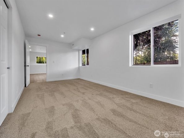 4032 152nd Place SW, Lynnwood WA 98087