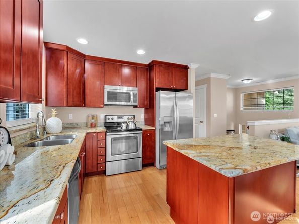 4032 152nd Place SW, Lynnwood WA 98087