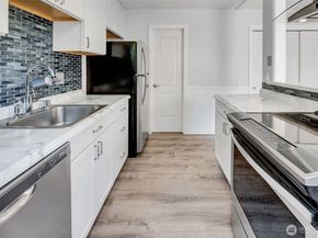 12240 SE 60th Street 41, Bellevue WA 98006
