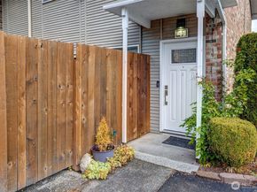 12240 SE 60th Street 41, Bellevue WA 98006