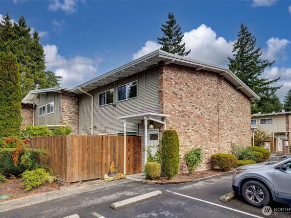 12240 SE 60th Street 41, Bellevue WA 98006