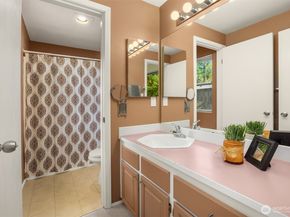 11526 114th Court NE 2A, Kirkland WA 98033