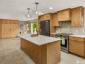 11526 114th Court NE 2A, Kirkland WA 98033