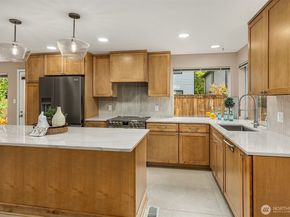 11526 114th Court NE 2A, Kirkland WA 98033