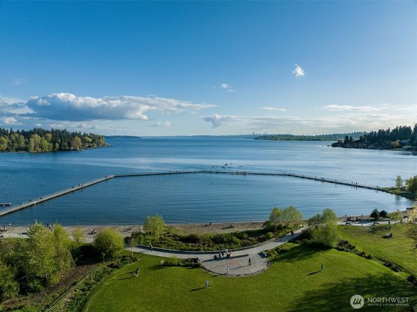 11526 114th Court NE 2A, Kirkland WA 98033