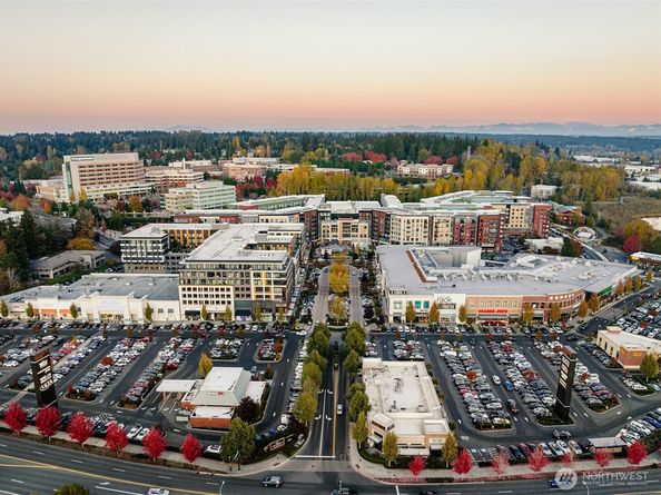 11526 114th Court NE 2A, Kirkland WA 98033