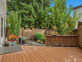 11526 114th Court NE 2A, Kirkland WA 98033