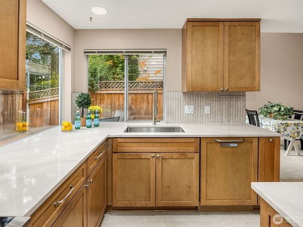 11526 114th Court NE 2A, Kirkland WA 98033