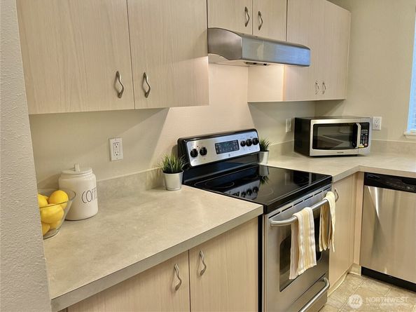 5300 Harbour Pointe Boulevard 311H, Mukilteo WA 98275