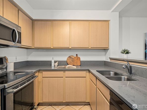 600 N 85TH Street 204, Seattle WA 98103