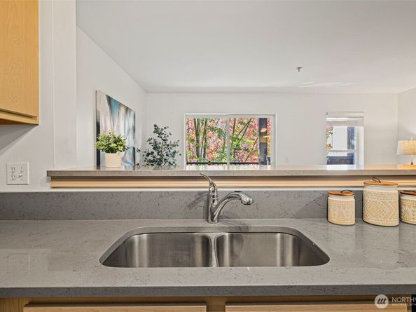 600 N 85TH Street 204, Seattle WA 98103