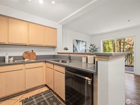 600 N 85TH Street 204, Seattle WA 98103