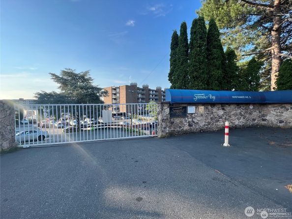 9500 Rainier Avenue S 212, Seattle WA 98118