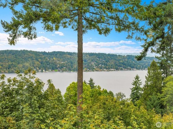 13542 40th Avenue NE, Seattle WA 98125