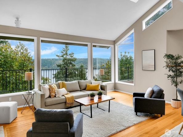 13542 40th Avenue NE, Seattle WA 98125