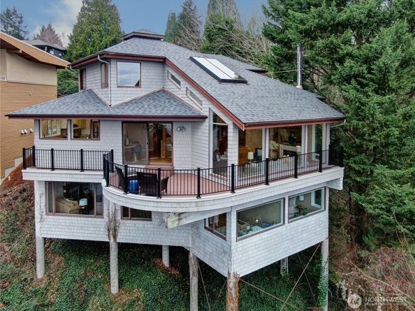 13542 40th Avenue NE, Seattle WA 98125